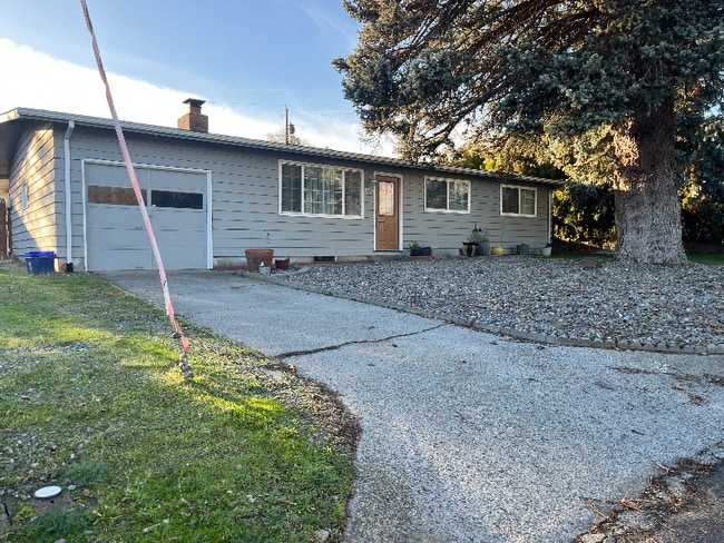 property at 1012 Whitman Ct