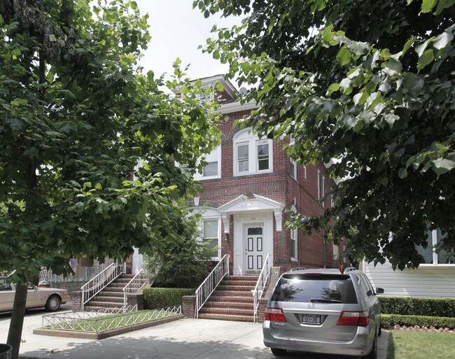 1474 E 17th St in Brooklyn, NY - Foto de edificio - Building Photo