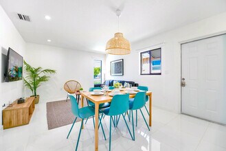 2110 NW 66th St in Miami, FL - Building Photo - Building Photo