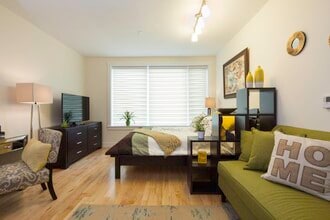 5 Concord Ave, Unit #411 in Belmont, MA - Foto de edificio - Building Photo