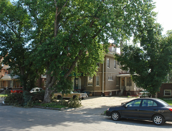 117 S 38th St in Omaha, NE - Foto de edificio - Building Photo