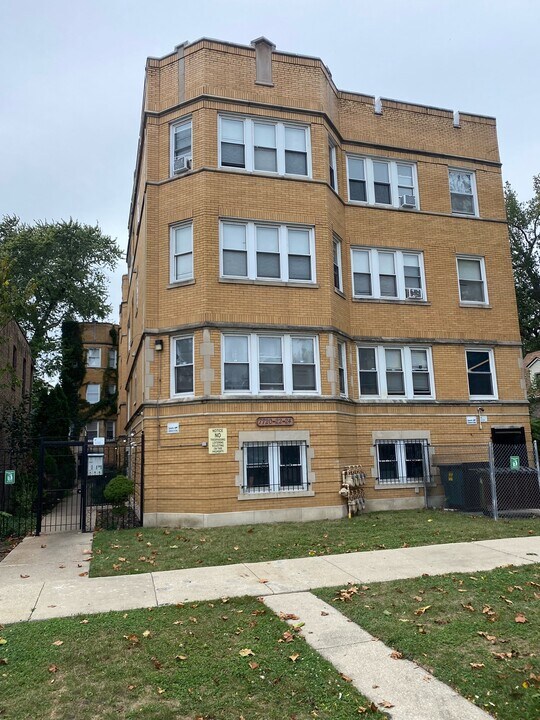 7720 S Marquette Ave in Chicago, IL - Foto de edificio