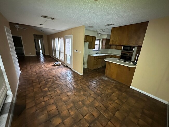 114 Avant Garde Dr in Victoria, TX - Foto de edificio - Building Photo