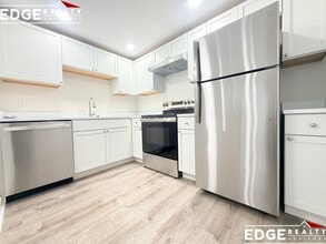 1105 Lexington St, Unit 9-1 in Waltham, MA - Building Photo - Building Photo