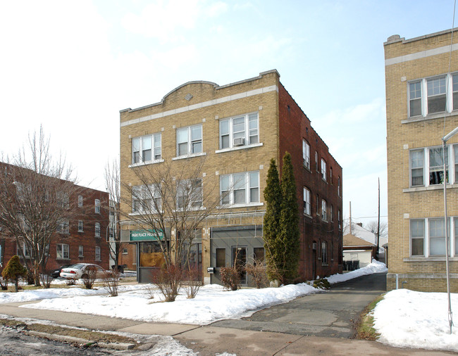 825-829 Wethersfield Ave in Hartford, CT - Building Photo - Building Photo