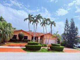 13220 SW 25th St in Miami, FL - Building Photo