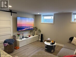 168 Riverside Dr N in Oshawa, ON - Building Photo - Building Photo