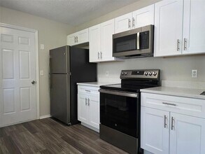 118 29th St NW in Bradenton, FL - Foto de edificio - Building Photo