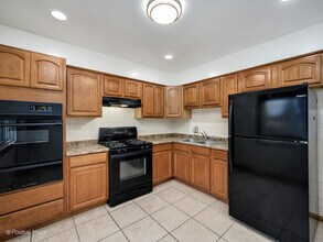 68 N Albert St in Mount Prospect, IL - Building Photo - Building Photo