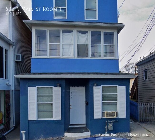 632 N Main St in Wilkes-Barre, PA - Foto de edificio - Building Photo