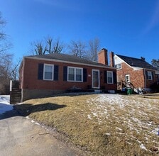 2915 Greentop Ct in St. Louis, MO - Building Photo - Building Photo