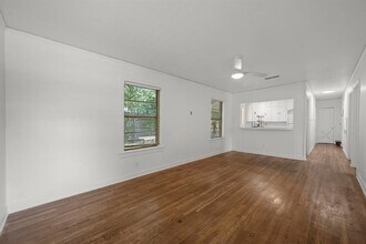 1520 Ullrich Ave in Austin, TX - Building Photo - Building Photo