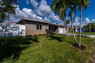 2001 NE 17th Way in Fort Lauderdale, FL - Building Photo