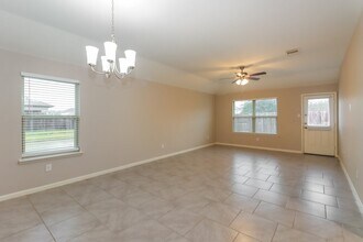 1958 Bravos Manor Ln in Fresno, TX - Building Photo - Building Photo