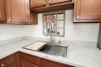 17306 Peach Grove Ln in Hazel Crest, IL - Building Photo - Building Photo