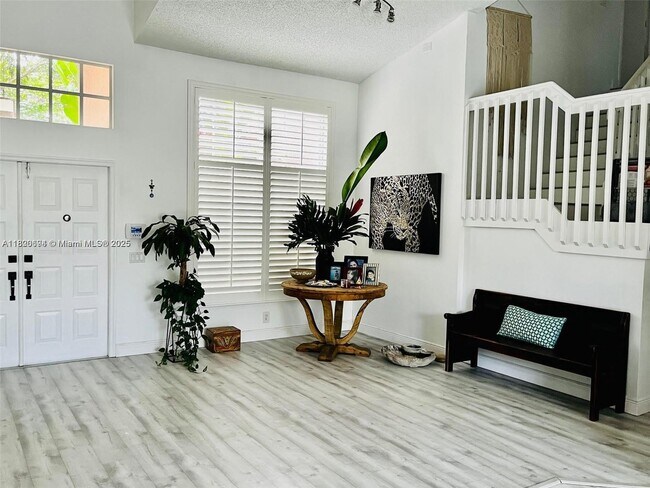 1987 S Landing Way in Weston, FL - Building Photo - Building Photo