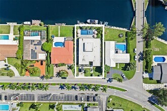 655 Layne Blvd in Hallandale Beach, FL - Building Photo - Building Photo