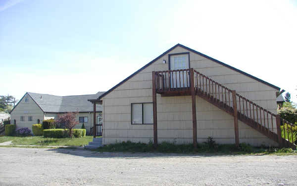 Cully Court Apartments in Portland, OR - Building Photo - Building Photo