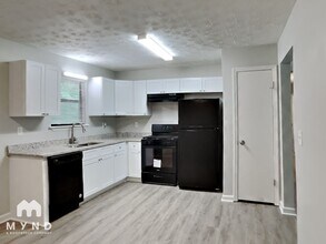 2605 Winding Creek Dr in Lithia Springs, GA - Foto de edificio - Building Photo