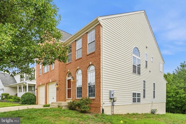 property at 5407 Silver Maple Ln