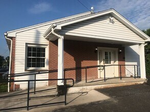 145 N Gill St in State College, PA - Building Photo - Building Photo