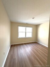 25 Old Turnpike Rd, Unit Building 15 14 in Southington, CT - Building Photo - Building Photo