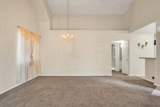 5026 S Rainbow Blvd in Las Vegas, NV - Building Photo - Building Photo
