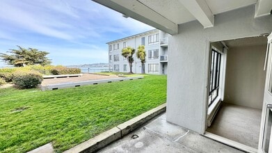 4 Captain Dr in Emeryville, CA - Building Photo - Building Photo