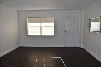 4160 NW 21st St in Lauderhill, FL - Building Photo - Building Photo