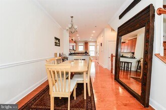 402 N Thomas St in Arlington, VA - Building Photo - Building Photo