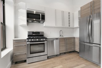 1463 Fulton St in Brooklyn, NY - Building Photo - Interior Photo