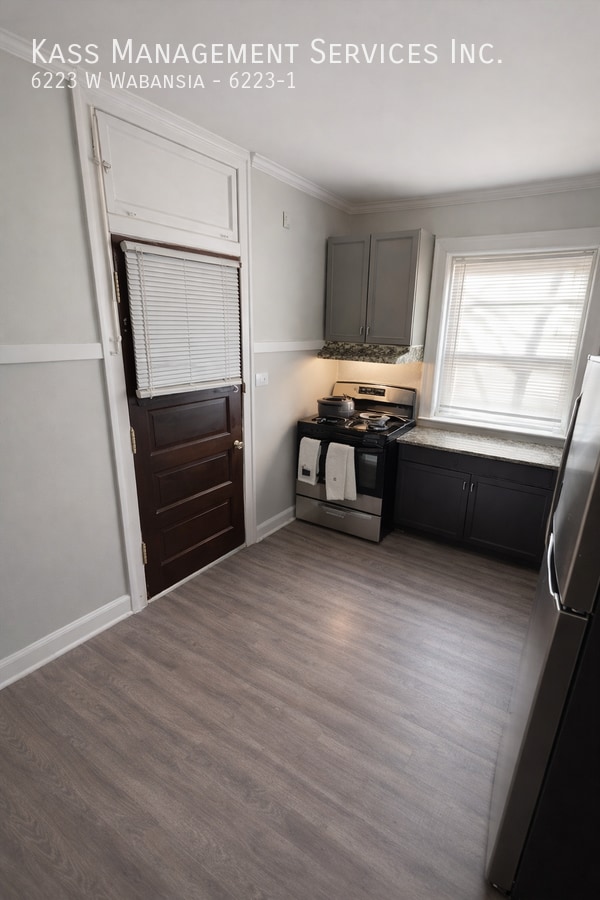 property at 6223 W Wabansia Ave