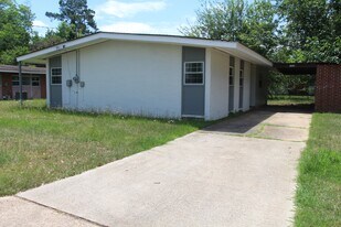 1920 Skylane Dr in Albany, GA - Building Photo