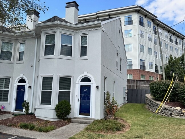 property at 201 Fairmont Ct