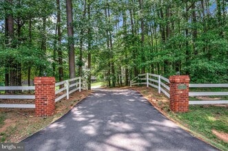 8 Wilderness Ct in Stafford, VA - Building Photo - Building Photo