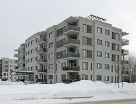 Esprit Condos in Laval, QC - Building Photo