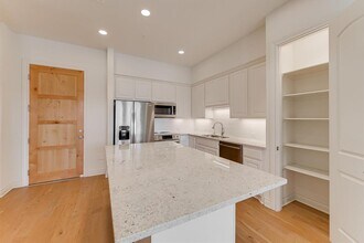 102 Bella Toscana Ave in Lakeway, TX - Building Photo - Building Photo
