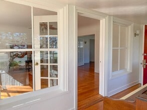 1060 San Benito St in Hollister, CA - Building Photo - Building Photo