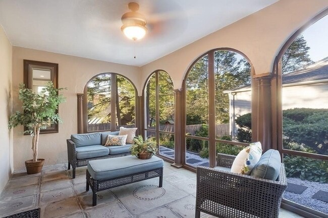property at 10 Hillcrest Pkwy