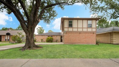 14211 Ella Lee Ln in Houston, TX - Building Photo - Building Photo