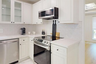 5731 S Braeswood Blvd in Houston, TX - Building Photo - Building Photo