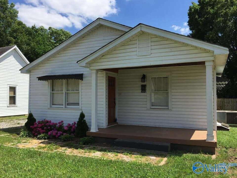 806 Halsey Ave NE in Huntsville, AL - Building Photo