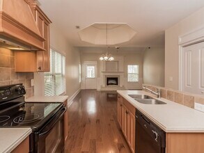 104 Society St in Mcdonough, GA - Foto de edificio - Building Photo