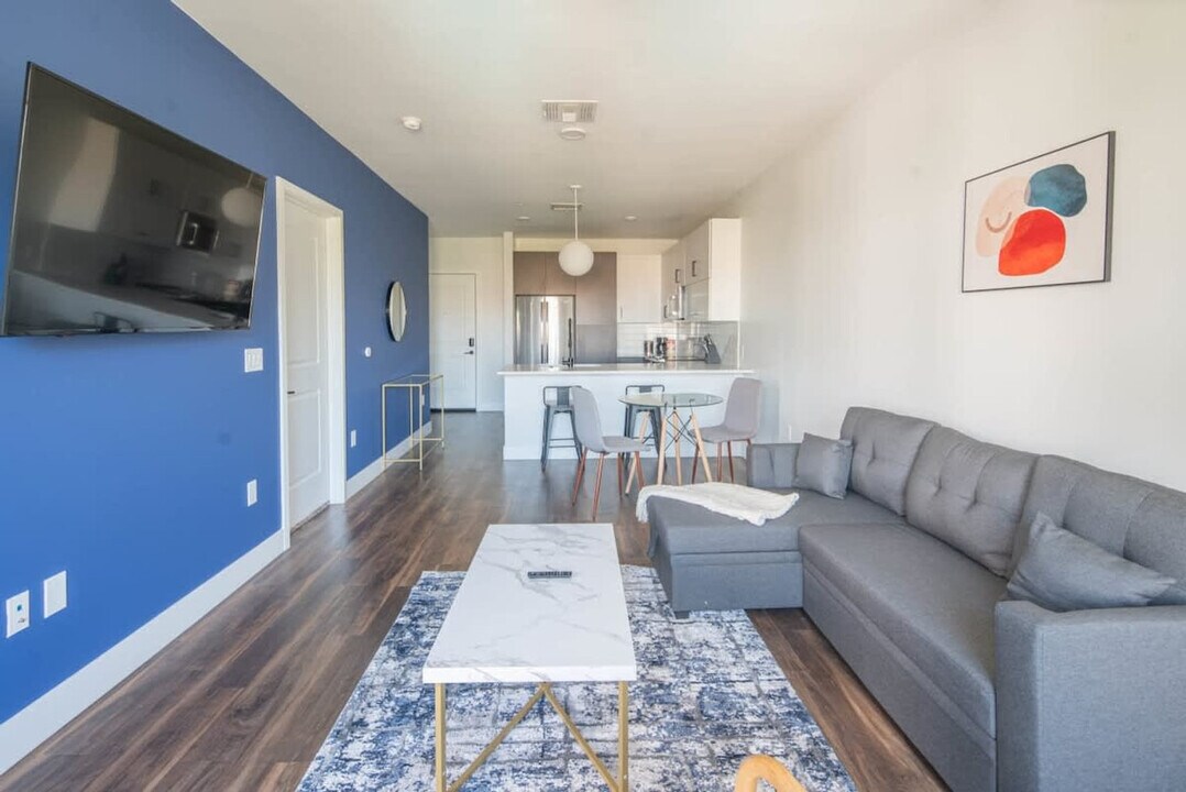 701 W Rio Salado Pkwy in Tempe, AZ - Building Photo