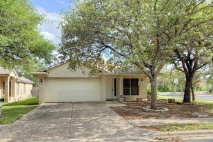 700 House Creek Dr in Leander, TX - Building Photo