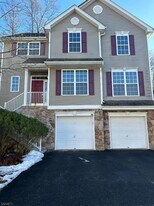 310 Winding Hill Dr in Hackettstown, NJ - Building Photo