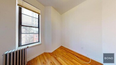 188 2nd Ave in New York, NY - Building Photo - Building Photo