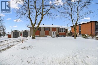 42 Daniel Ave in Kitchener, ON - Building Photo - Building Photo