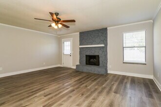 818 Elmwood St in Orange Park, FL - Foto de edificio - Building Photo