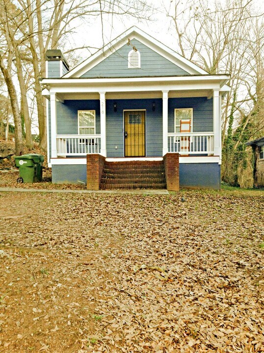 218 Barfield Ave SW in Atlanta, GA - Building Photo